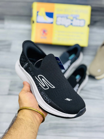 Skecher Max Cousion