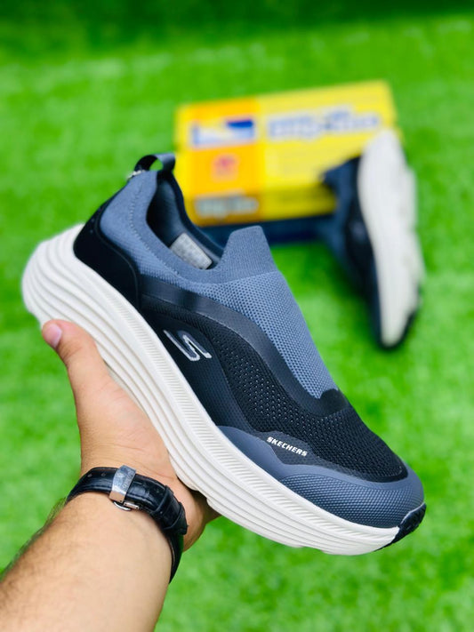 Skechers Max Cushion