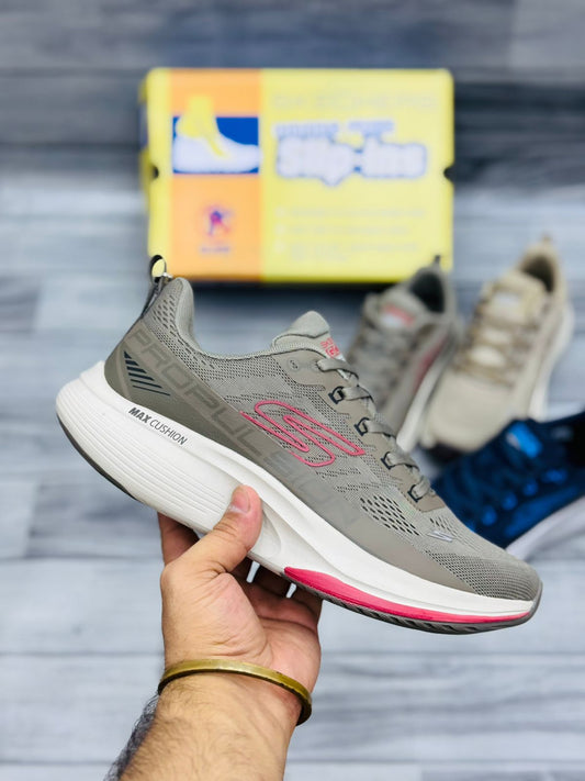 Skechers Max Cushion