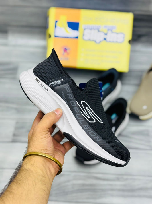 Skecher Max Cousion