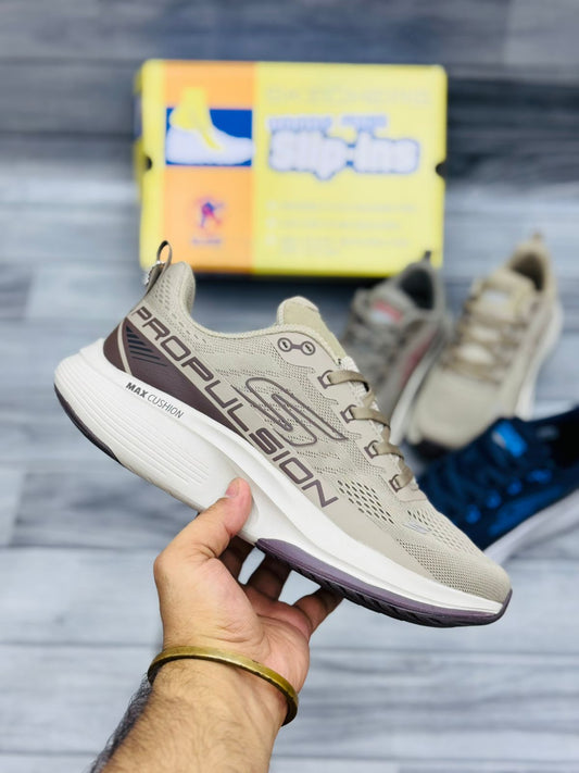 Skechers Max Cushion