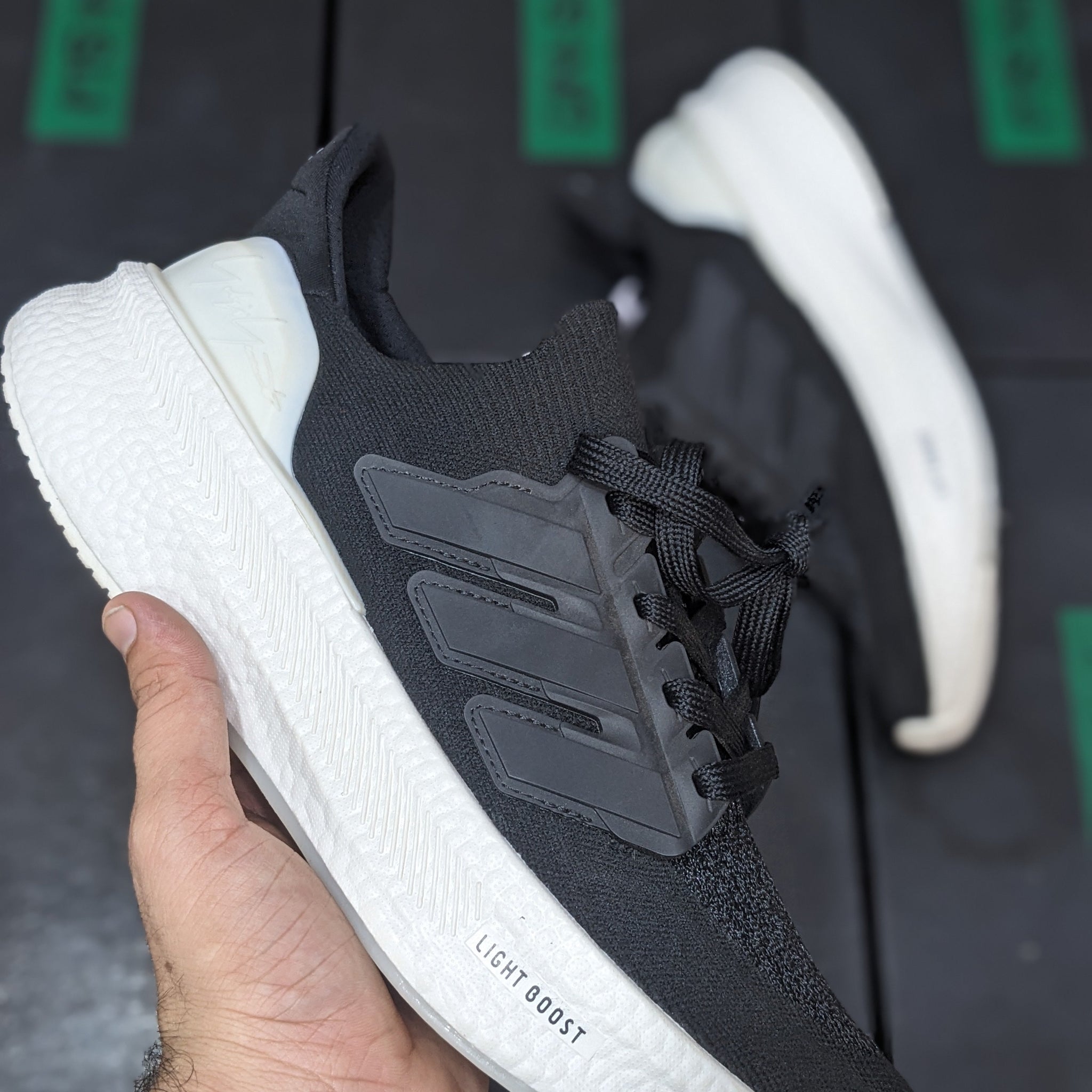 ADIDAS ultraboost V-3
