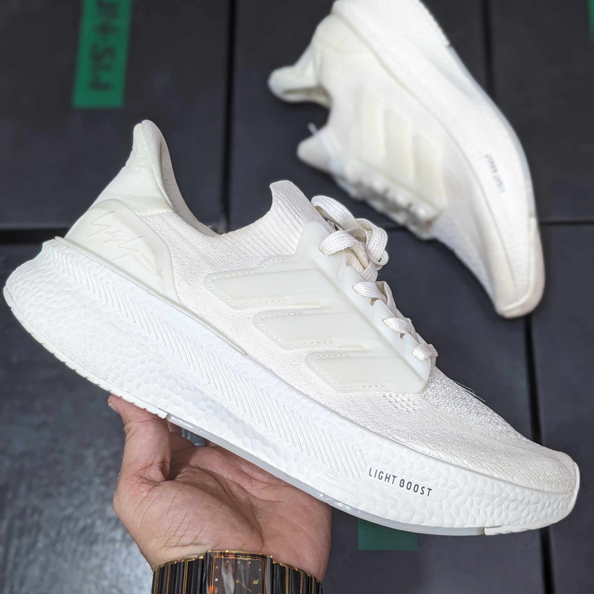 ADIDAS ultraboost V-3